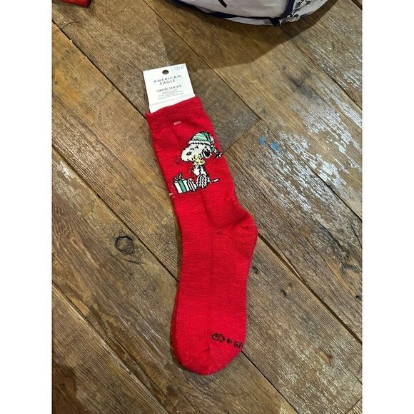 BN American Eagle red Peanuts Snoopy Christmas crew socks - Picture 1 of 2